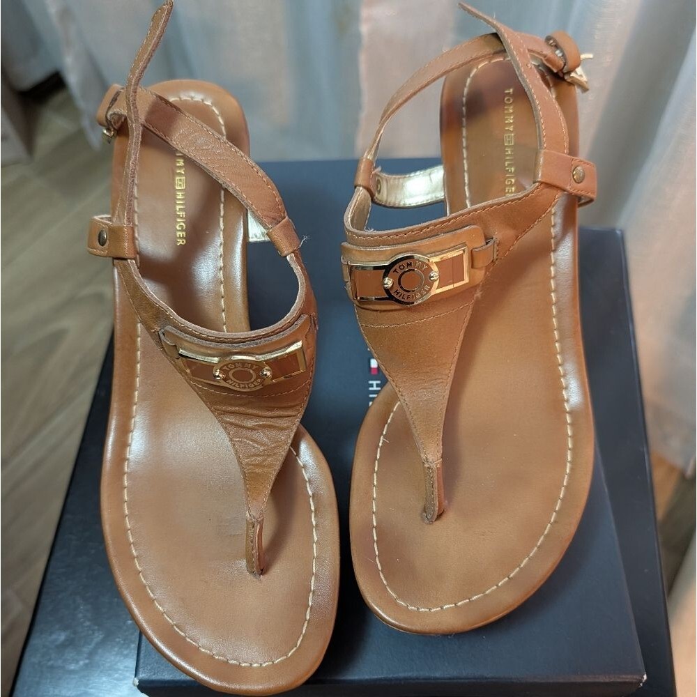 Tommy Hilfiger Women's Tan Wedge Sandals